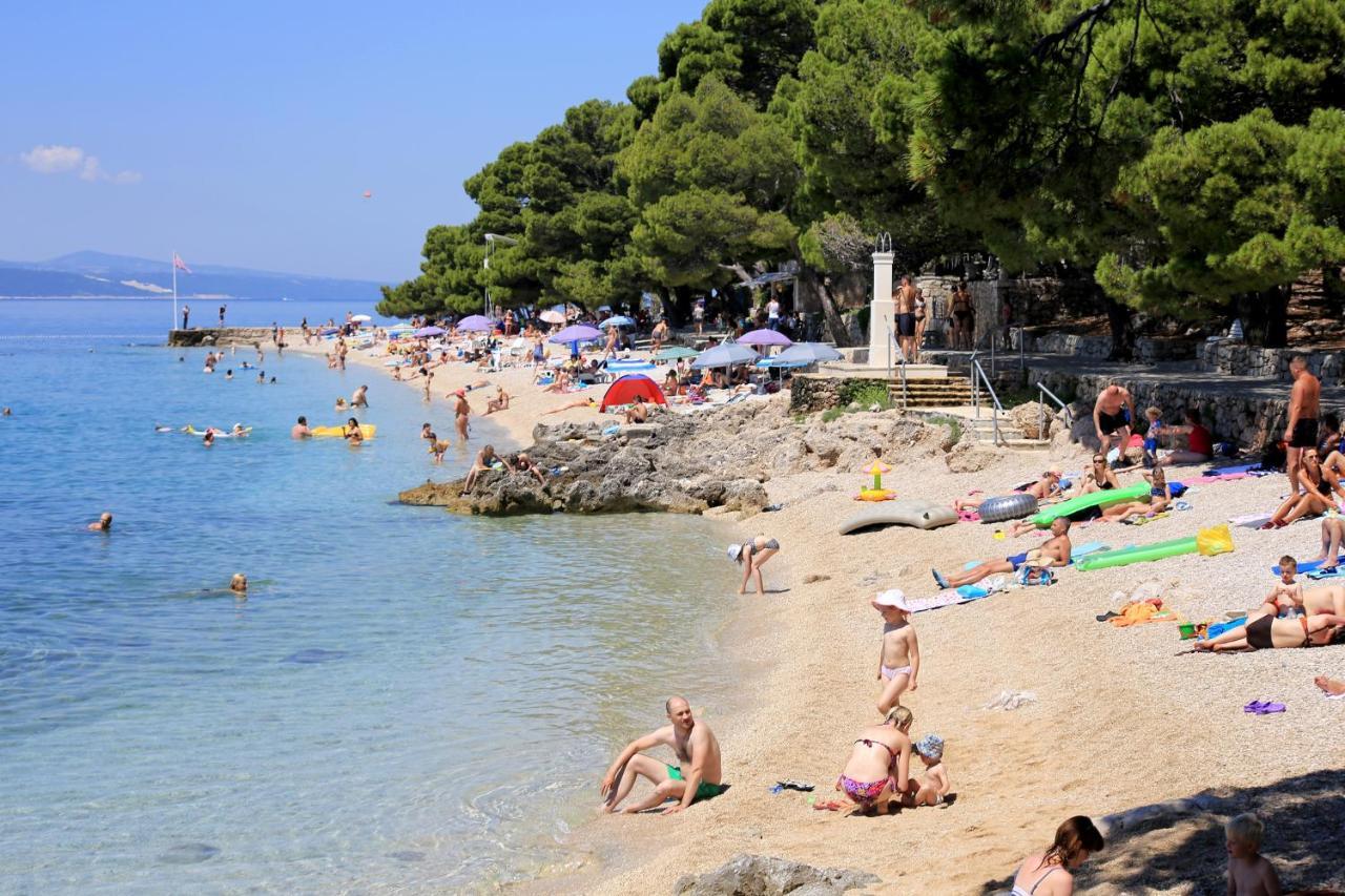 Apartments By The Sea Brela, Makarska - 18356 Экстерьер фото