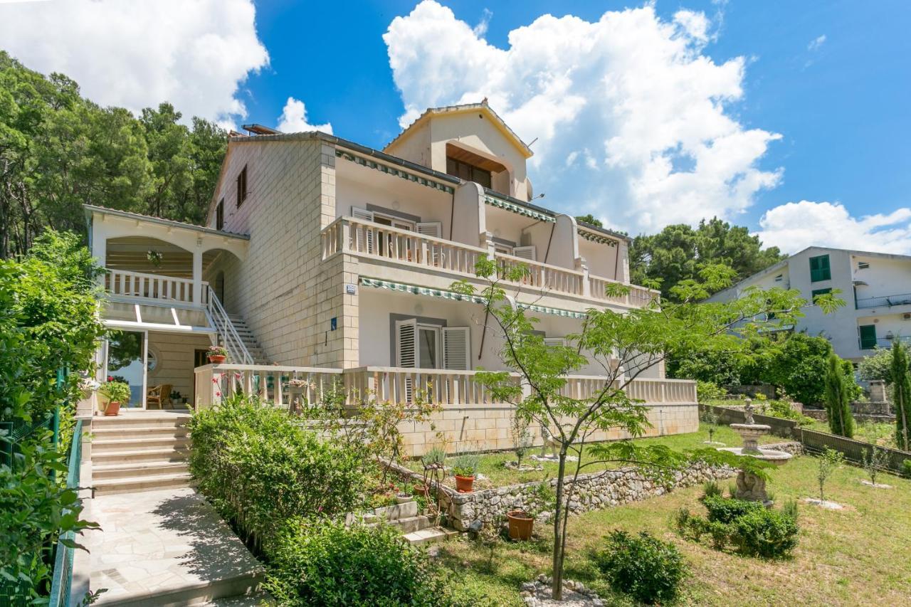 Apartments By The Sea Brela, Makarska - 18356 Экстерьер фото