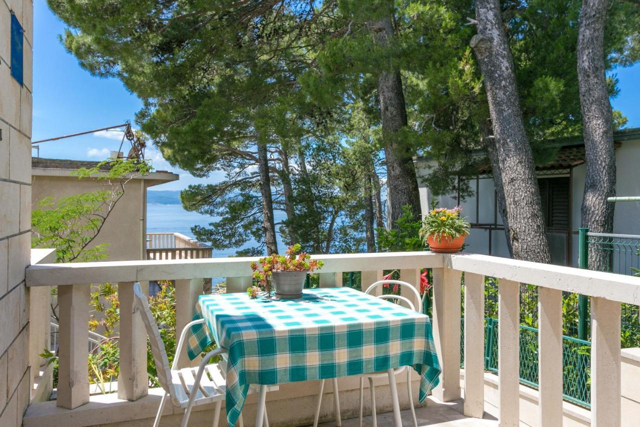 Apartments By The Sea Brela, Makarska - 18356 Экстерьер фото