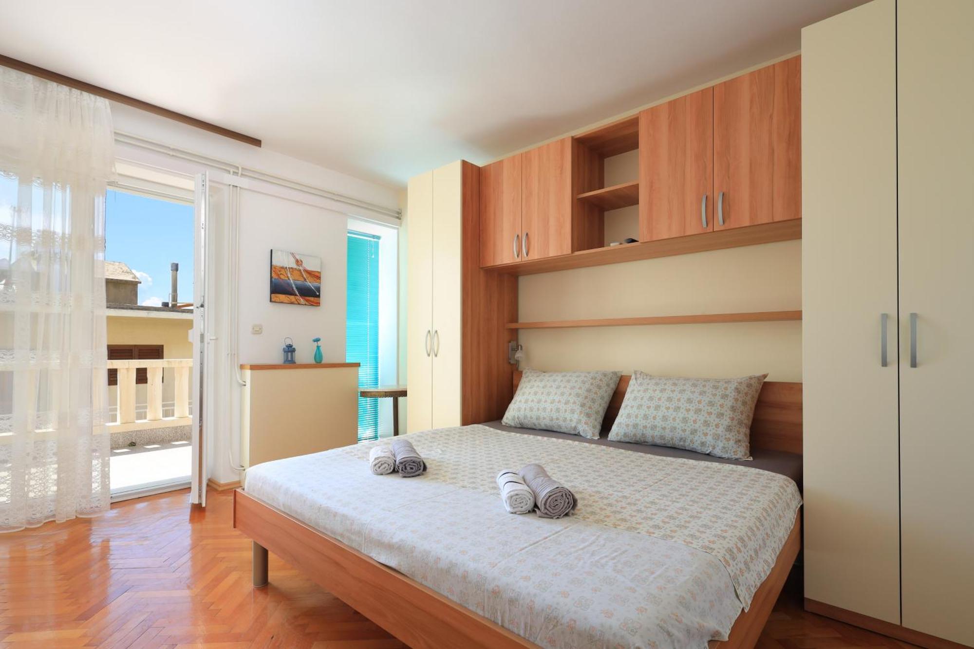 Apartments By The Sea Brela, Makarska - 18356 Экстерьер фото